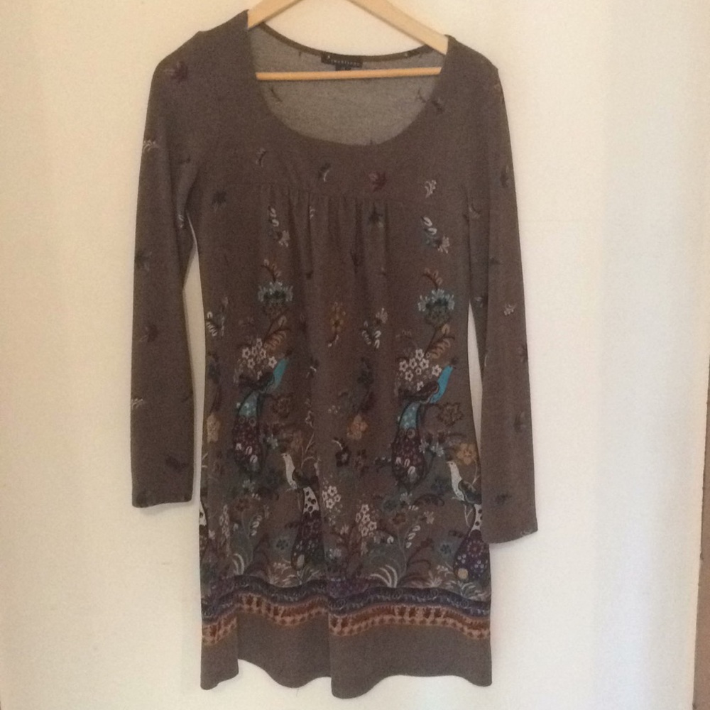 Beautiful Long-sleeved dress with peacocks